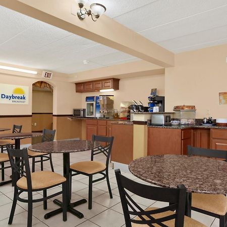 Days Inn By Wyndham Hagerstown I-70 Екстер'єр фото