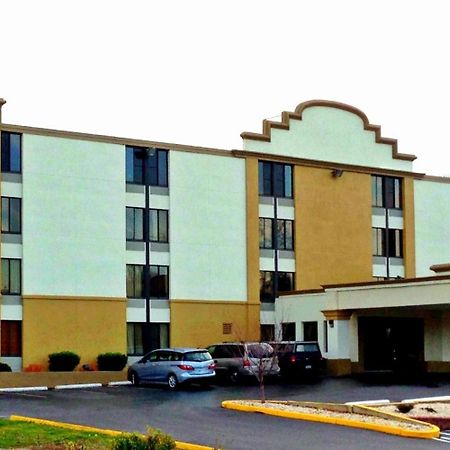 Days Inn By Wyndham Hagerstown I-70 Екстер'єр фото