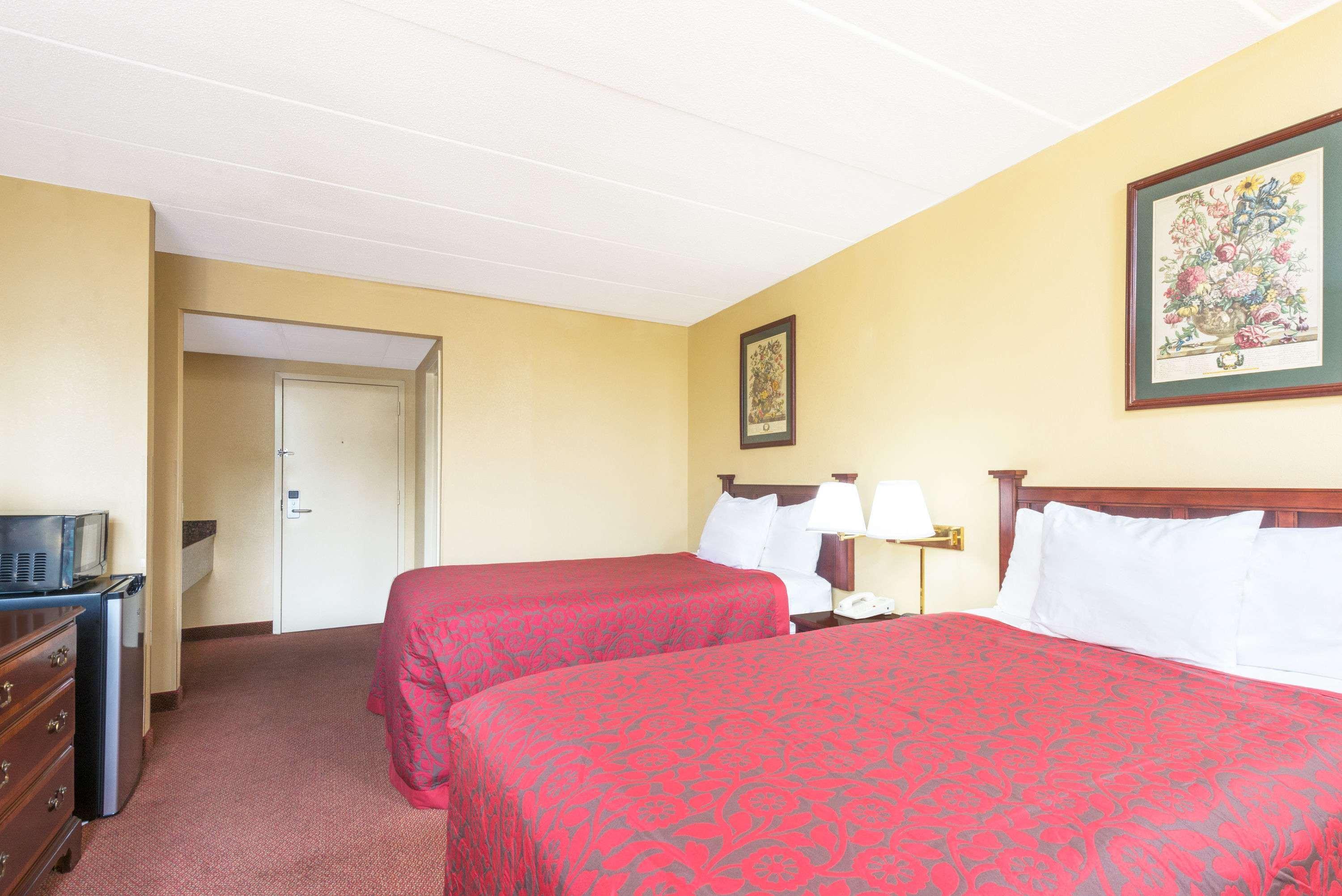 Days Inn By Wyndham Hagerstown I-70 Екстер'єр фото