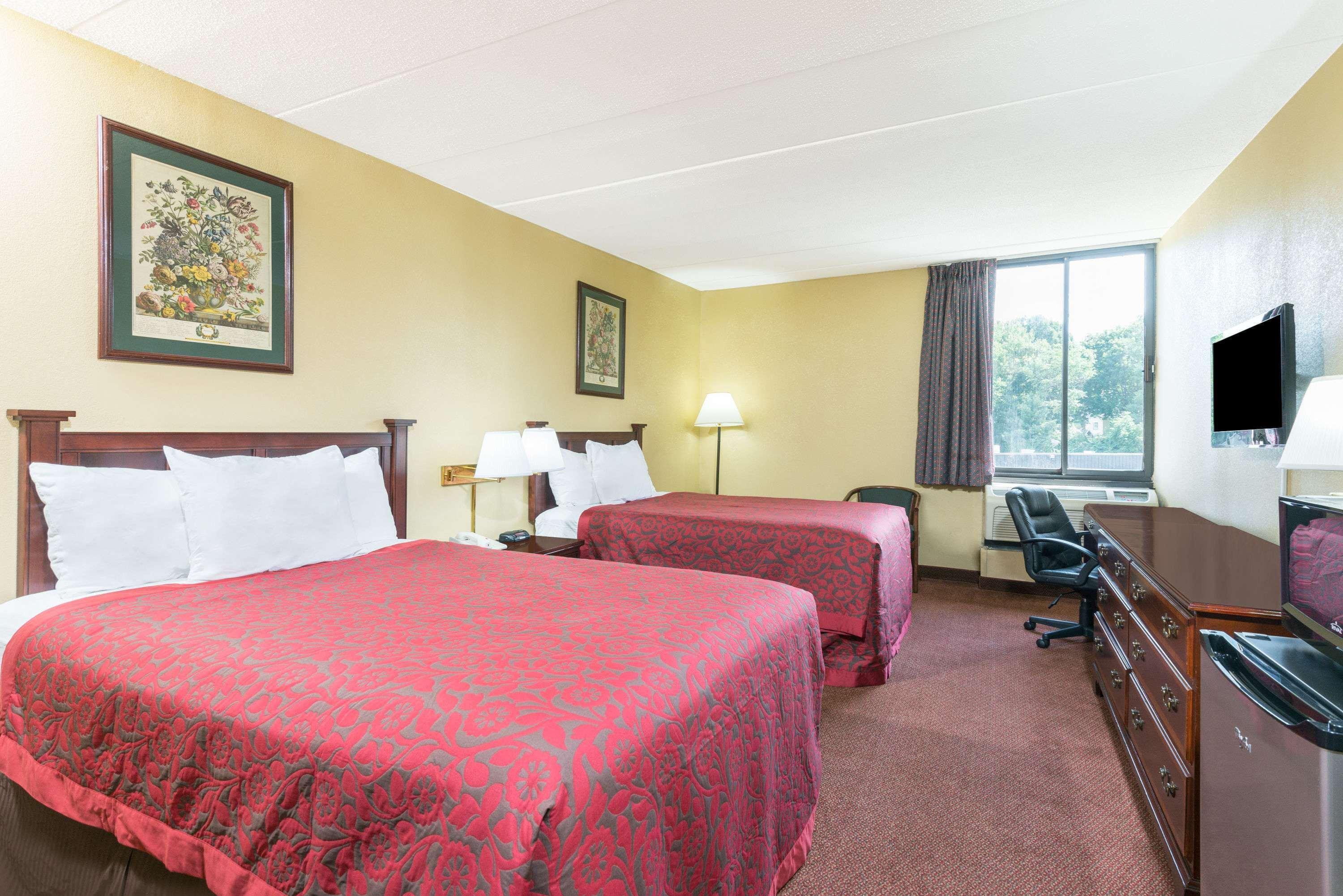 Days Inn By Wyndham Hagerstown I-70 Екстер'єр фото