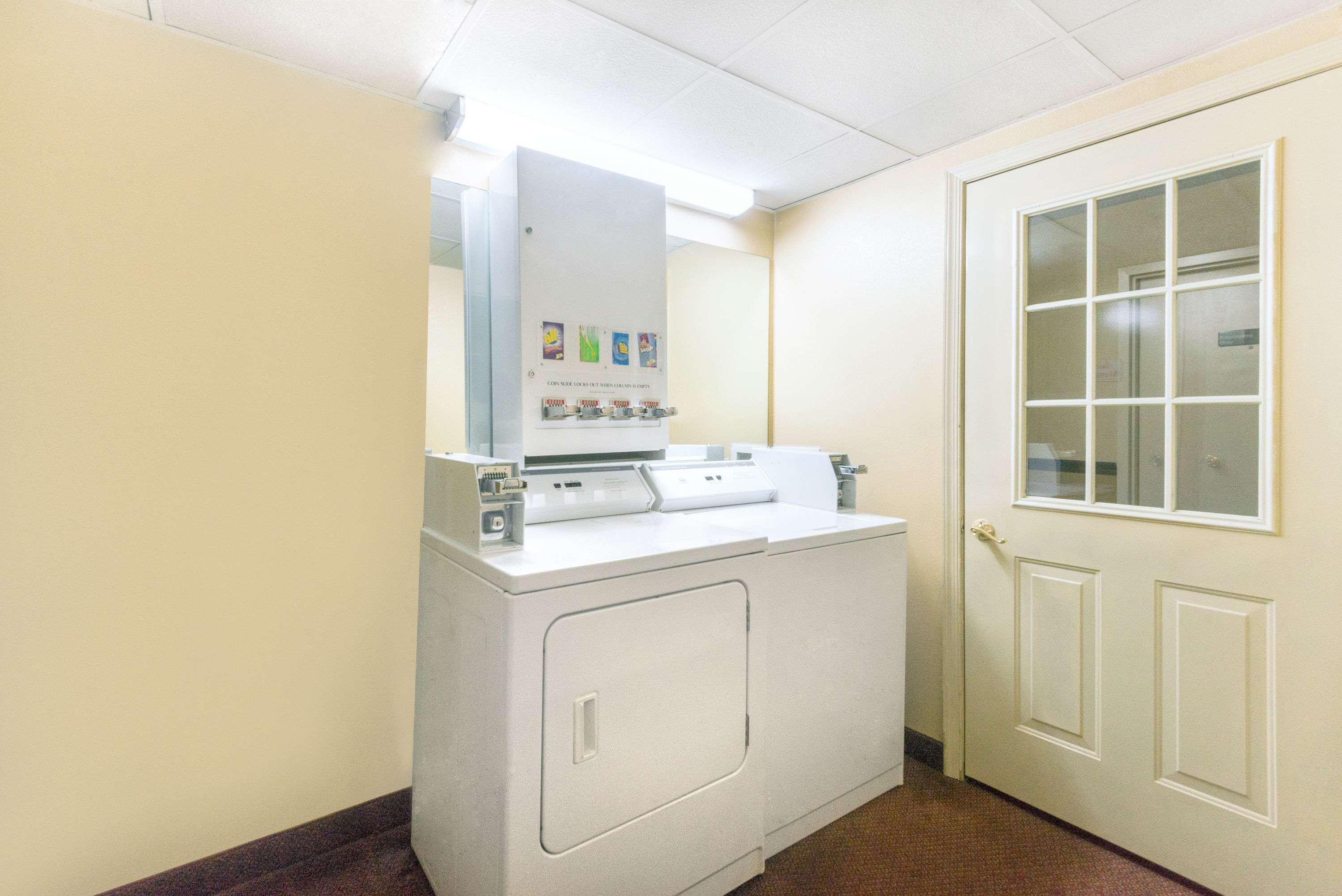 Days Inn By Wyndham Hagerstown I-70 Екстер'єр фото