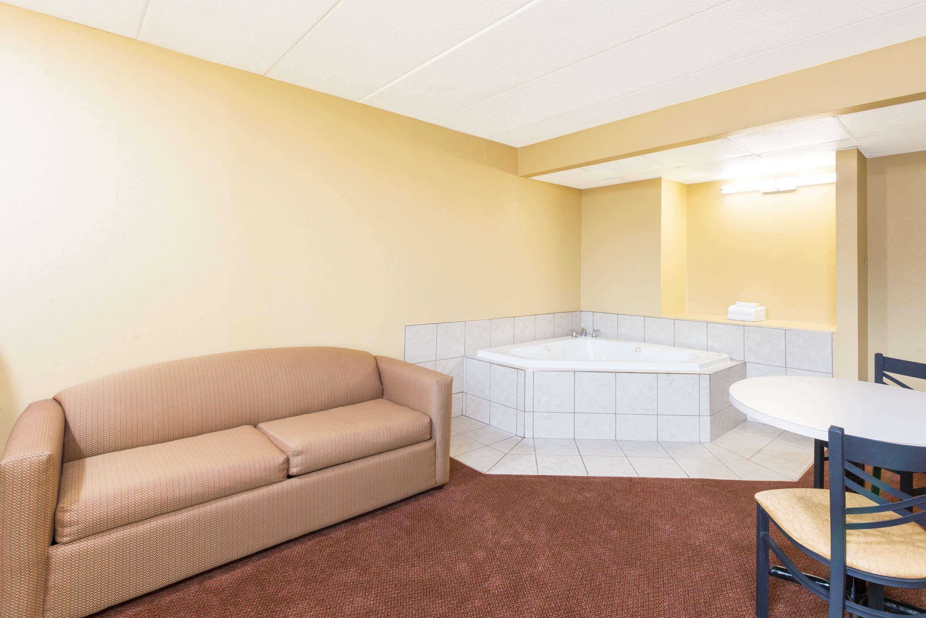 Days Inn By Wyndham Hagerstown I-70 Екстер'єр фото