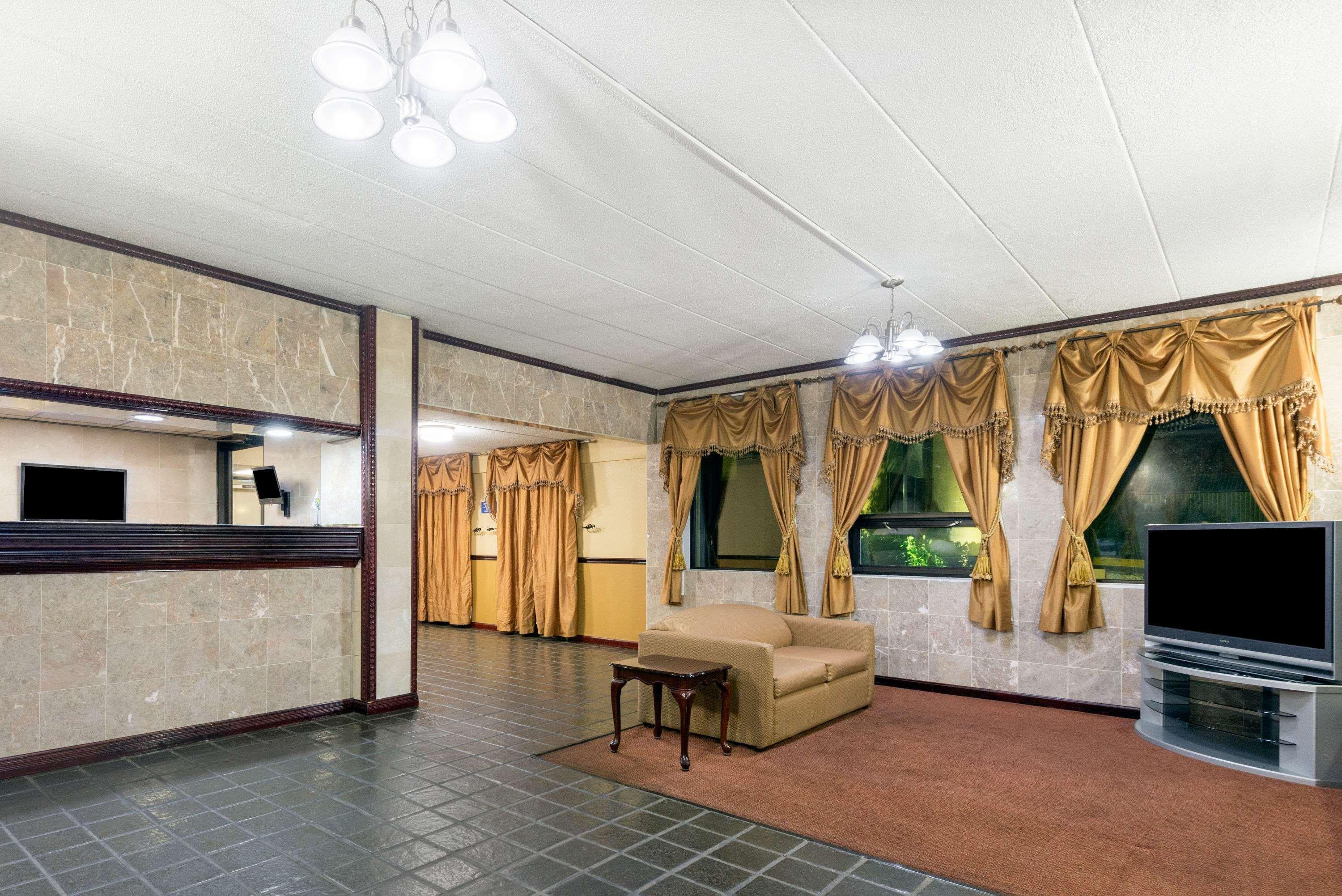 Days Inn By Wyndham Hagerstown I-70 Екстер'єр фото
